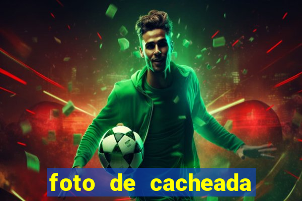 foto de cacheada no espelho